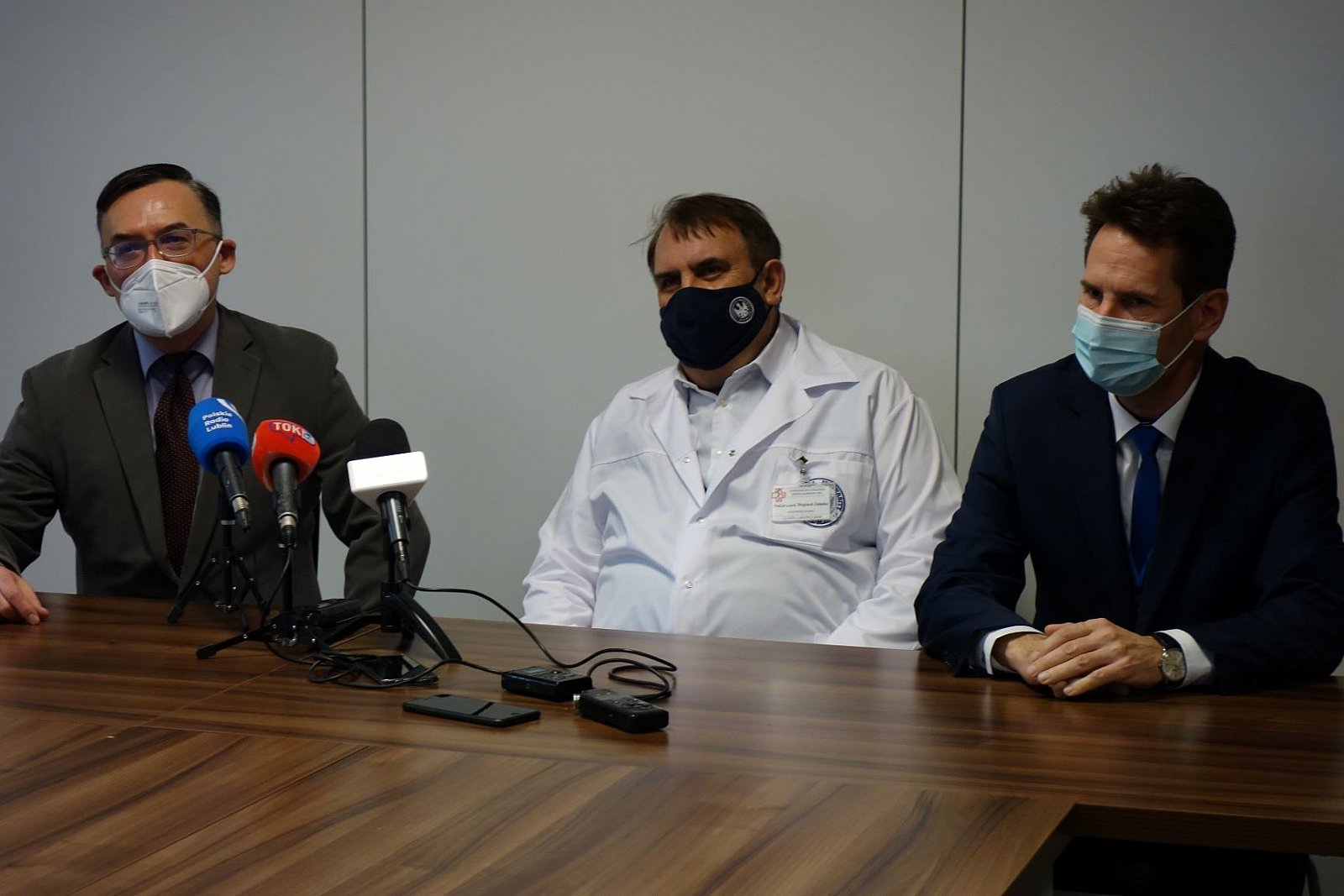 Od lewej: prof. dr hab. n.med. Konrad Rejdak, dr hab. n.med. Wojciech Załuska i dr n.med. Radosław Starownik.