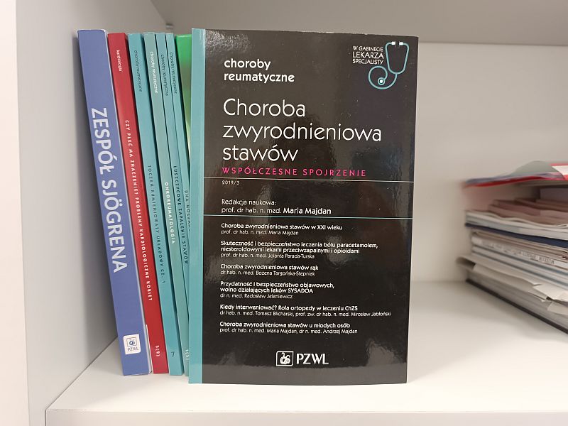 Okładka książki "Choroba zwyrodnieniowa stawów. Współczesne spojrzenie"