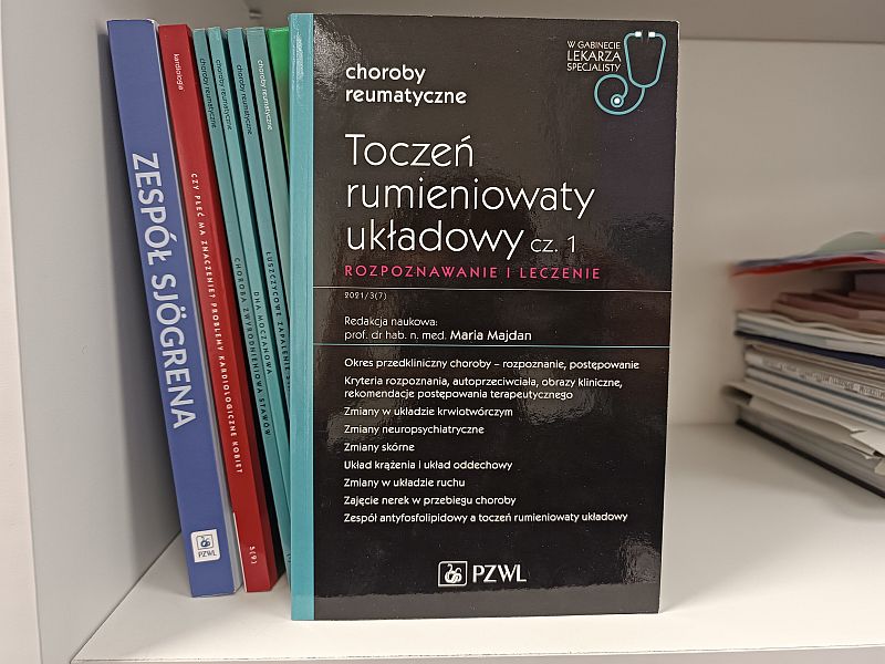 Okładka książki "Toczeń rumieniowaty układowy. Część 1. Rozpoznawanie i leczenie"