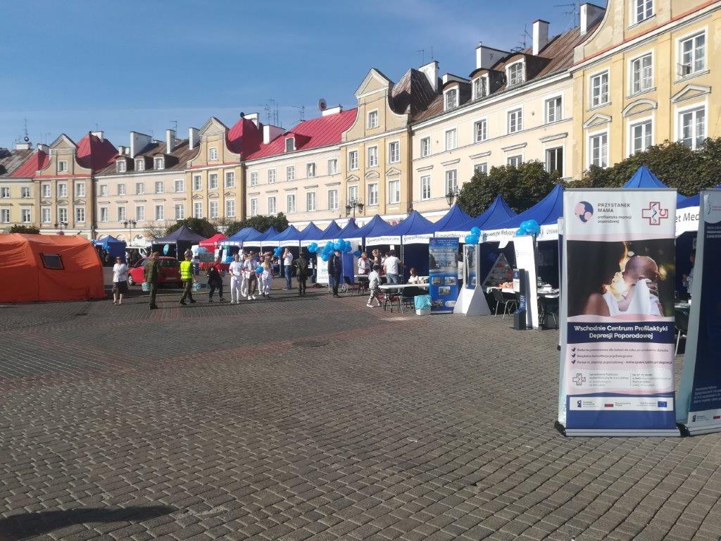 Stoisko SPSK Nr 4 w Lublinie na Placu Zamkowym w Lublinie.